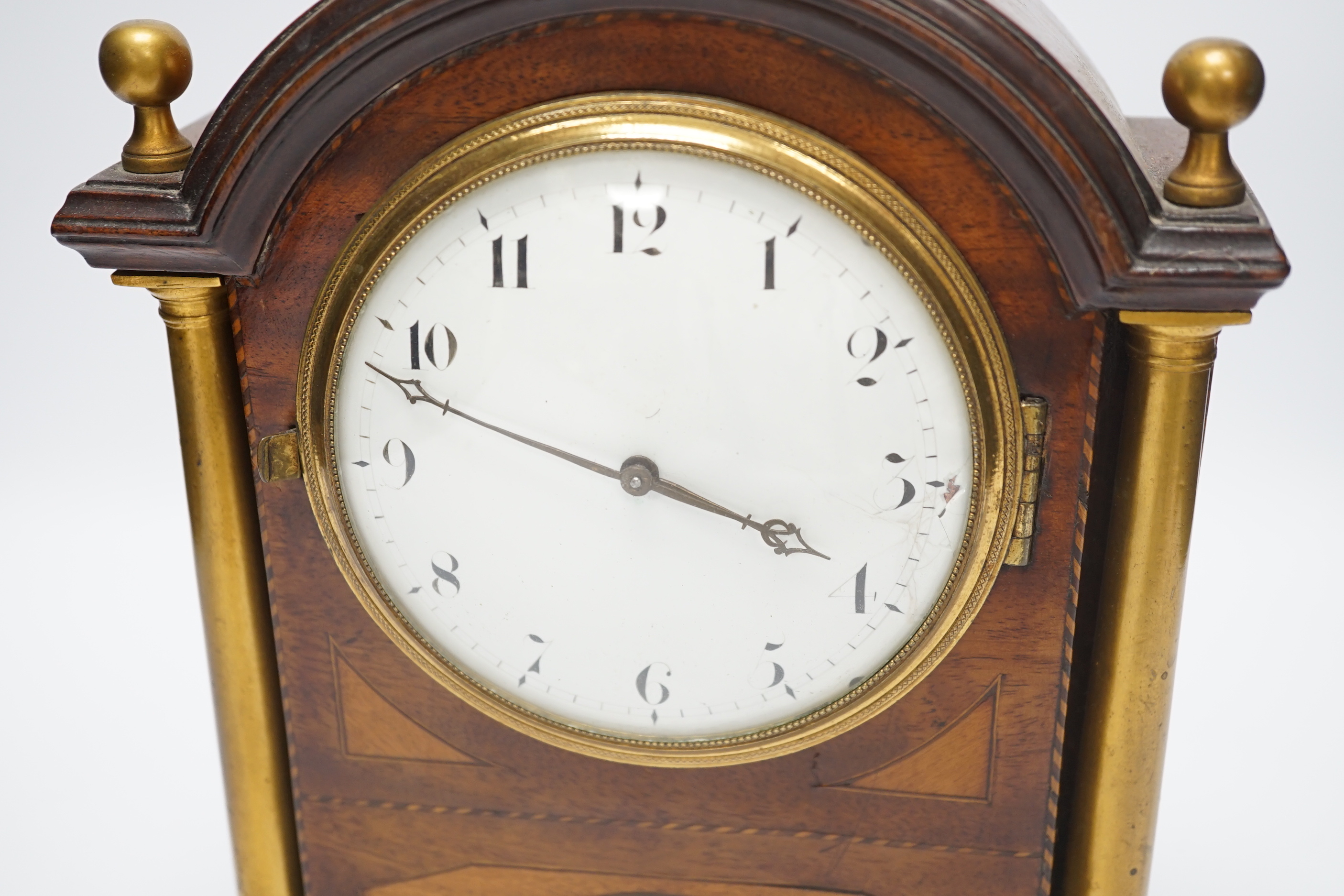 An Edwardian mahogany shell inlay mantel timepiece, 25cm